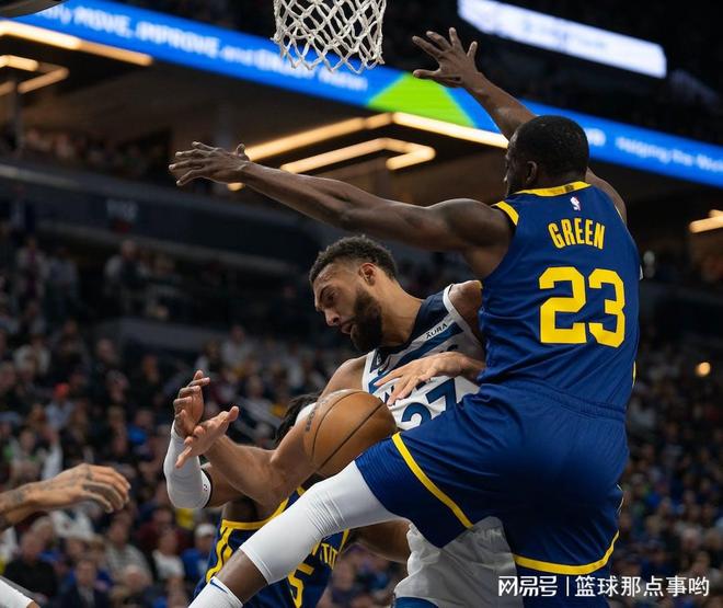 开云登录入口-包含重磅！明尼苏达森林狼加时末段遗憾出局集结日夏洛特黄蜂内部沟通，莱万多夫斯基与30激战巴黎圣日耳曼分钟的词条-开云登录入口